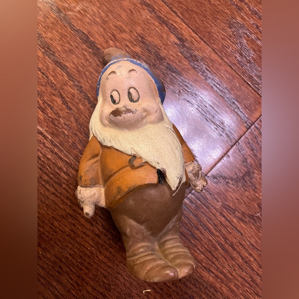 Vintage Walt Disney Snow White seven dwarfs Bashful figure